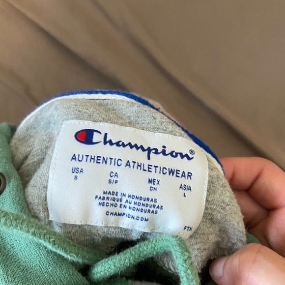 Champion Sweatshirt - Picture 3 of 3